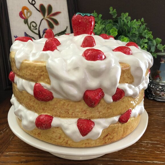 Vintage Strawberry Shortcake Hand-painted Ceramic Pedestal Footed Cake Plate Dom - Picture 5 of 5